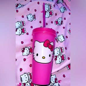 NWT* Hello Kitty 24oz Color Changing Pink Travel Tumbler / 700 ML